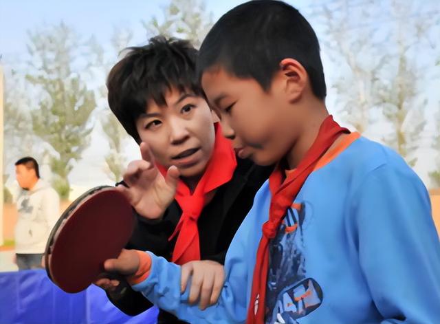 涉贪腐被带走	、败光20亿、移民改国籍	，邓亚萍身上的谣言太离谱