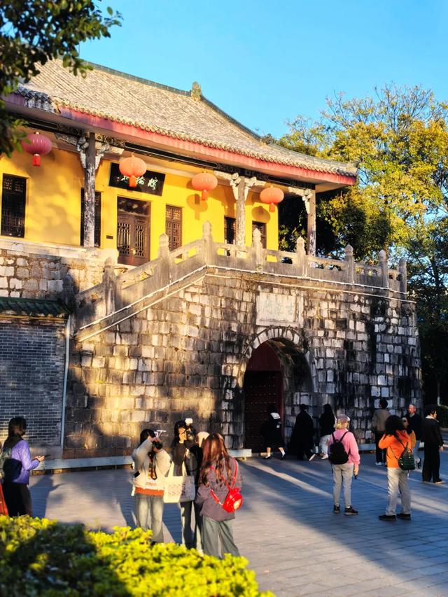 桂林:邂逅榕湖别样情!