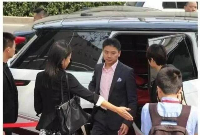 刘强东美女助理：出身普通，却深得刘强东信任，名下400多家公司