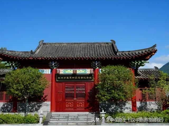 汉中多景区发布闭园公告→