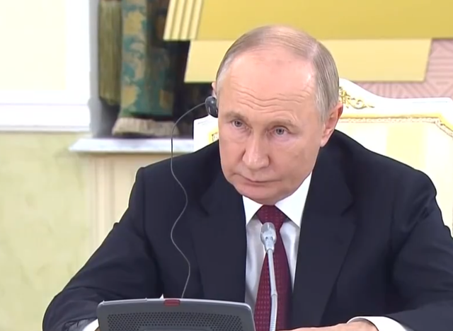 中方收拾高市后，俄方也跟上了，日本人被限制入境，美国只看不管