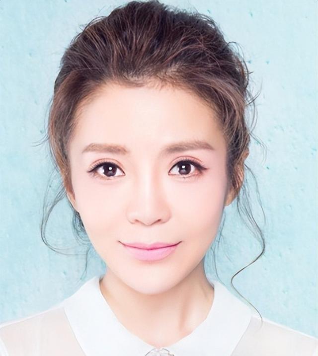 落地的凤凰不如鸡！52岁重病缠身的朱迅，给内娱的女星们提了个醒