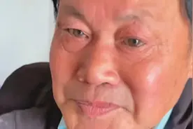 1男子父母双亡，他和妻子靠种地养大弟妹5人，如今他们怎么样了？图片