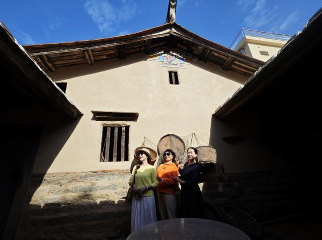 破茧化蝶新渔村