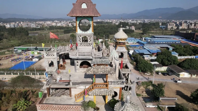 广西网红“怪楼”打卡攻略！一农民砸2000万亲手打造！