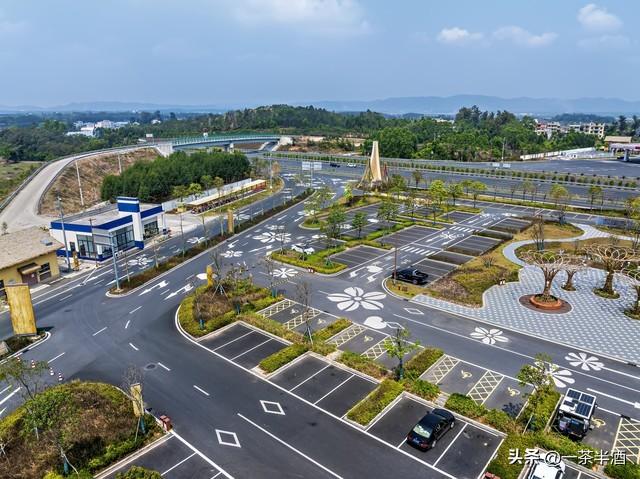 自驾营地：云南德宏州免费床车房车自驾露营地停车场主要景点美食