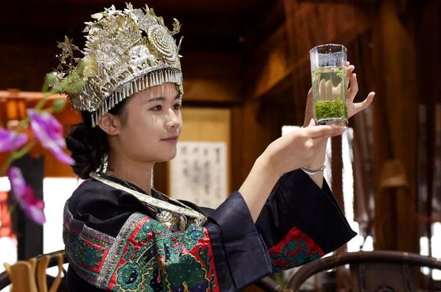 成都出发，8月最值得去的6座避暑小城，盲选都好玩！