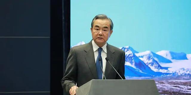 最后48小时	，特朗普终于下令批准，王毅通告全球，给中美交情定调