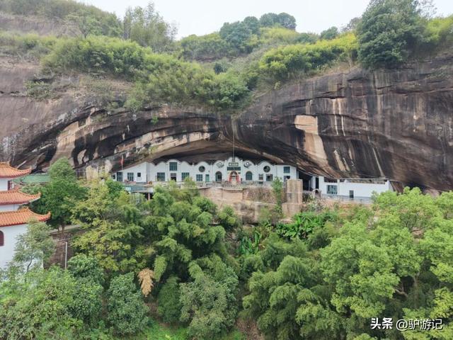 郴州的“坦”，丹霞洞穴中的独特景观，刷新你的认知！