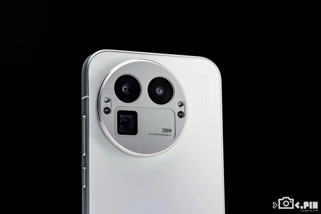 便宜大几百，配置却更顶？子品牌手机开始“骑脸”自家大哥了