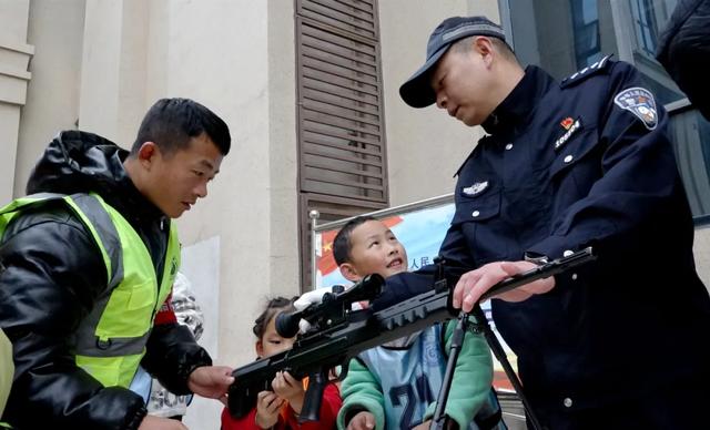 震撼•暖心•有趣！南充嘉陵警方举办的这个活动超燃超火爆……