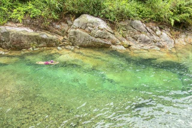 独山夹缝岩：在岩缝与飞瀑间，邂逅一场不被定义的探险诗