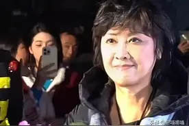 72岁朱琳罕见露面，惊现洛邑古城，她状态好的像40岁，很优雅美丽图片