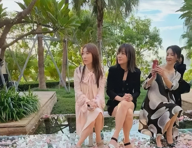 封杀4年后，49岁赵薇又有消息	，因胃癌去世传闻 5个月前就真相大白