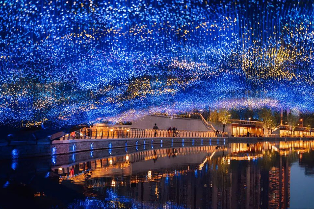 人人嫌弃的臭河，商家都不愿开门，如今却成“国家级”夜间地标