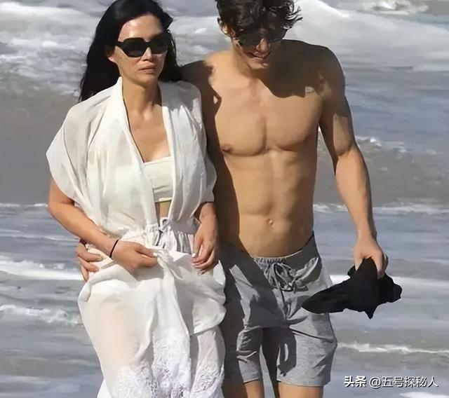 睡完首富睡总统！从厂妹到顶级名媛，捞金268亿的她，到底凭啥？