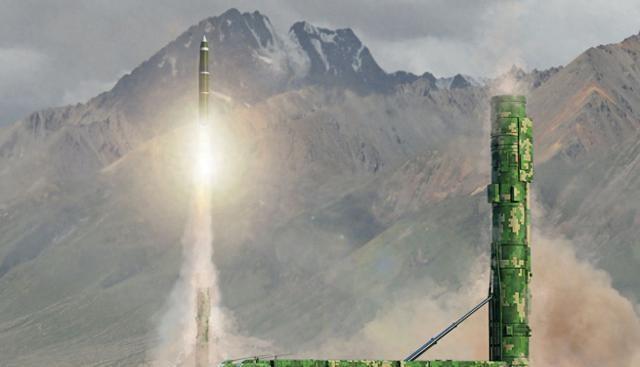 中方下达最后通牒，日本民众围堵首相官邸，高市早苗认输不远了？