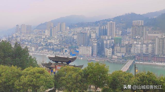 陕西享有“小重庆”美誉的县，一元缆车俯瞰江岸，美食暖胃又暖心