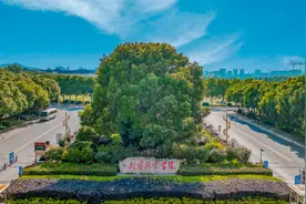 城市摄影队走进武昌职业学院，感受校园影像图片