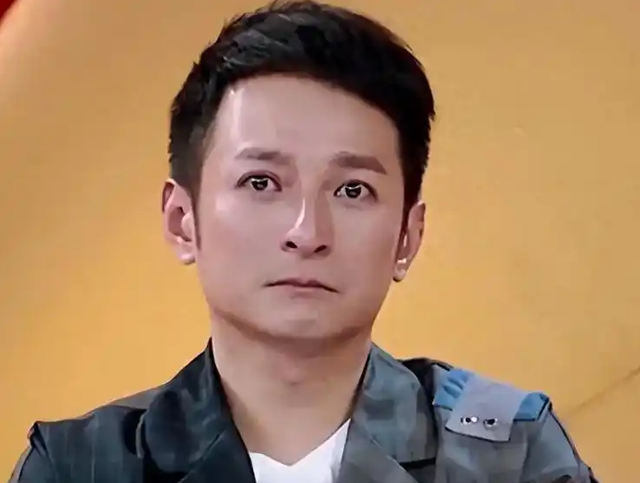 从主持人到"精神病"，49岁无妻无子的李维嘉，给不婚人士提了个醒