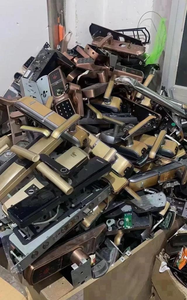 为啥指纹锁会退出中国家庭？看完这5个致命缺点，就不觉得奇怪了