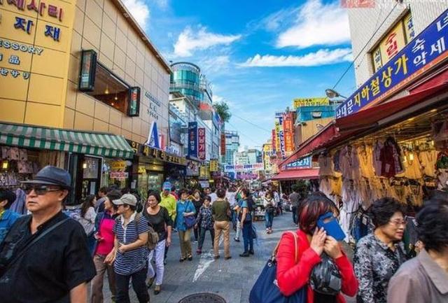 继德国之后，英国也开始贴出“中文标语”？中国游客：不能够接受