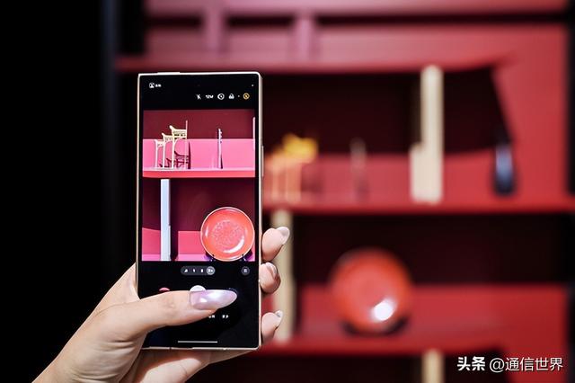 风雅相传 器度不凡 心系天下三星W26震撼发布