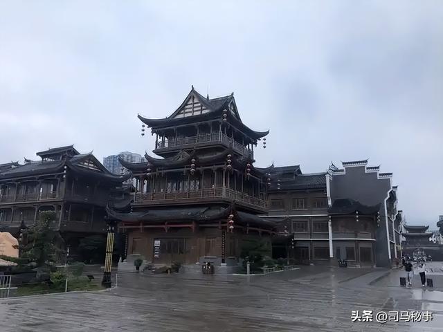 古城变空城亏10亿！17家机构砸15亿救ST张家界，能成吗？