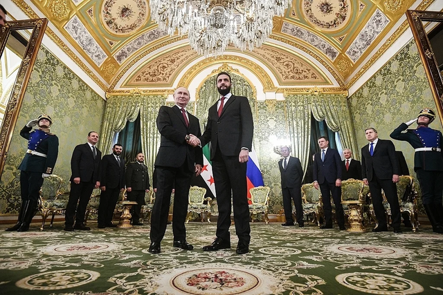 政权更迭后再牵手！叙新当局高层访俄	，普京敲定深化军事合作