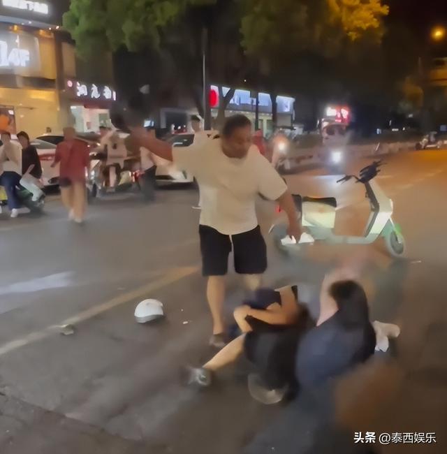 杭州男子暴打情夫、猛踹私密处，妻子跪地求饶，律师发声恐遭刑罚