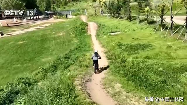 活力中国调研行丨雪道骑行、山顶露营 这里的滑雪场夏日不打烊！