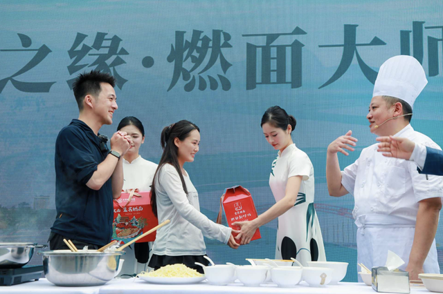 宜宾泸州两地首次携手在成都举行文旅推介