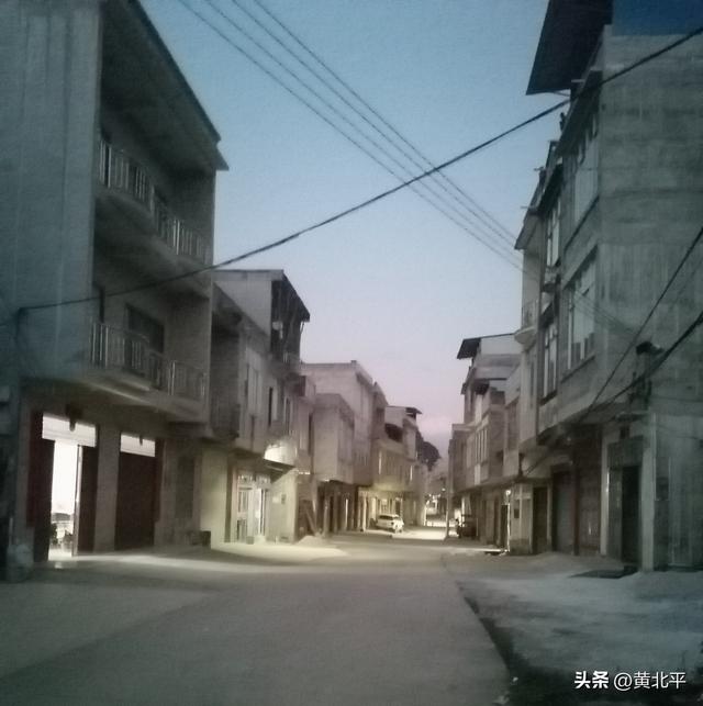 广西崇左市大新县撤销的小乡镇，万承与养利两县合并以它取新县名