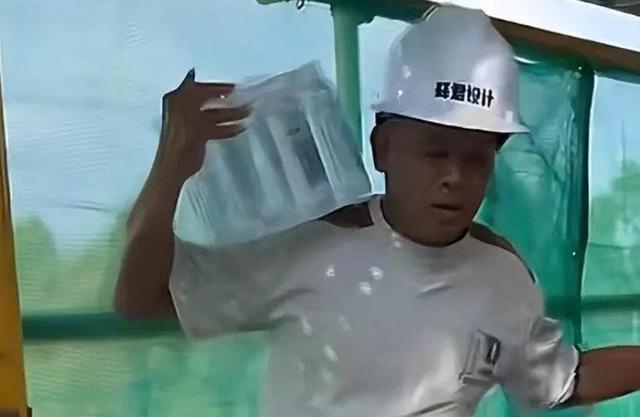 10月15日，全红婵，新家进度曝光，别墅高度被邻居反超