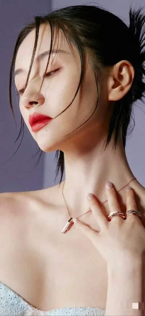 王子文“虽然小只，但是饱满”谁看了不迷糊