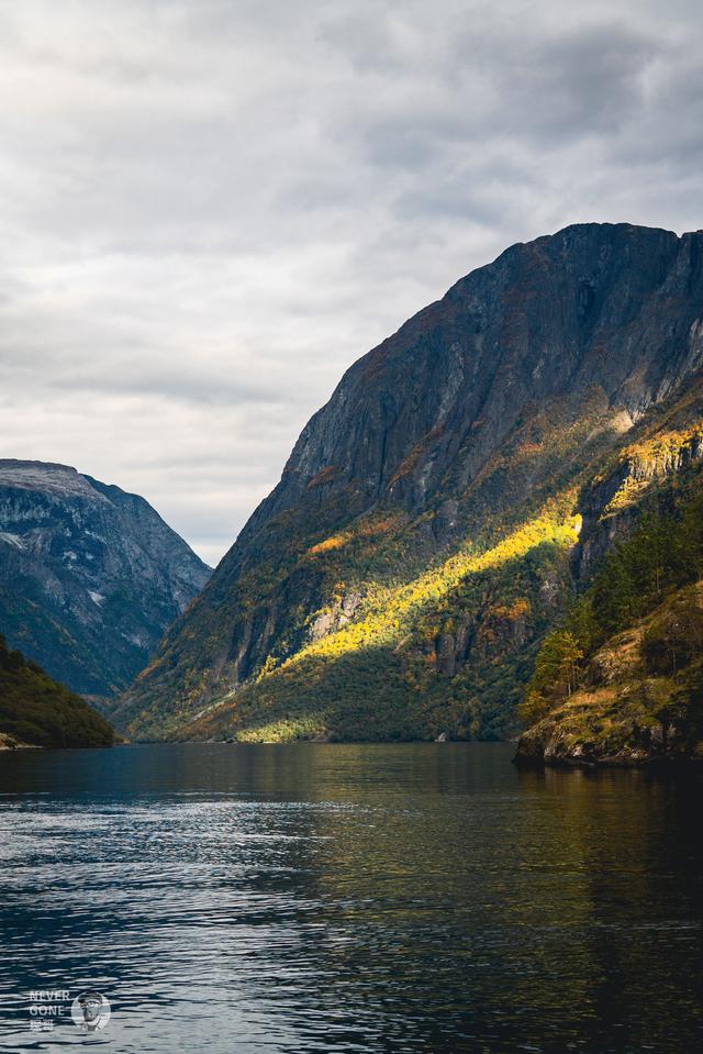 挪威秋韵，峡湾森境