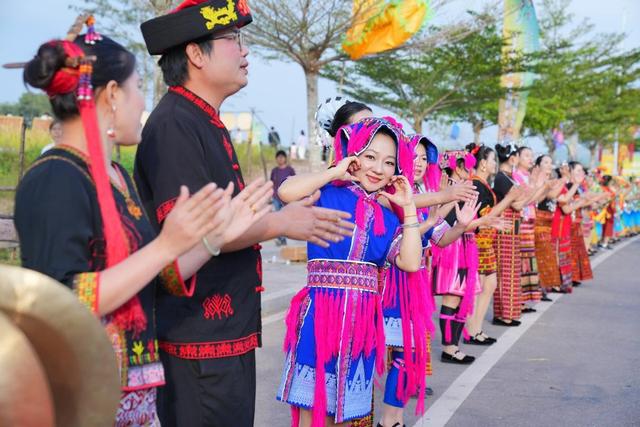 文旅农融合交出亮眼答卷：白沙“啦奥门”活动引领消费新热潮