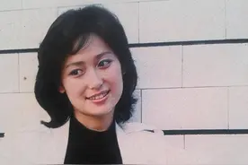 她跟演员丈夫离婚，二婚嫁入豪门至今无子，今60岁被宠成“公主”图片