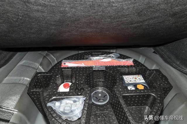 新车｜售价12.39万元，2026款东风日产轩逸真心版到店，取消备胎