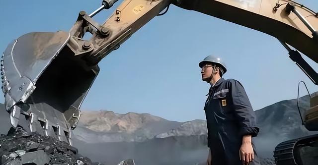 华裔教授帮美搞出无稀土磁铁，中国稀土王牌要失效了？真相来了