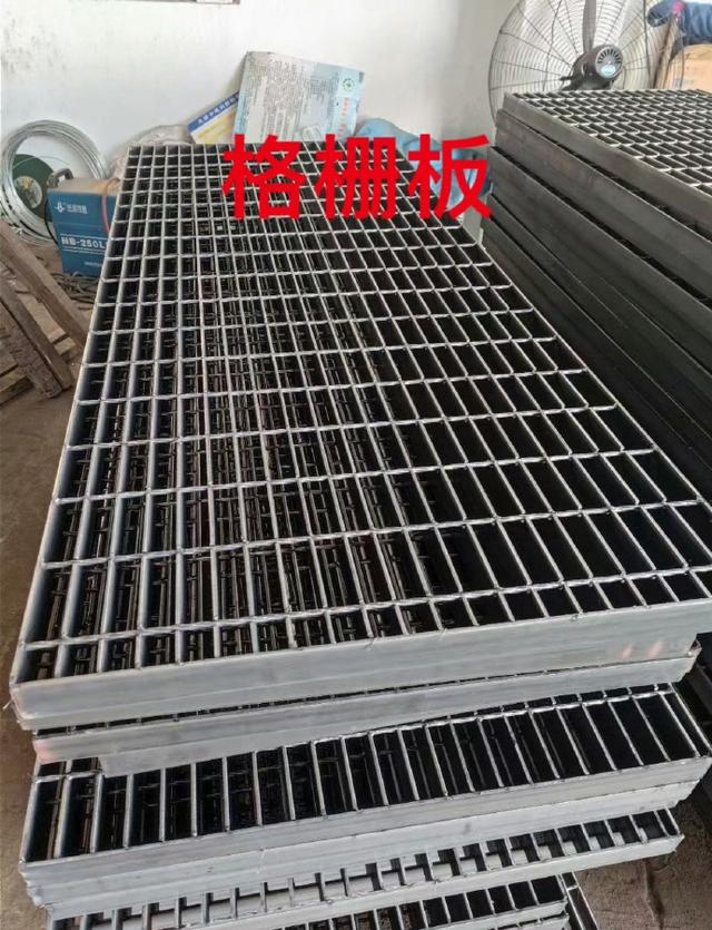 溺亡大学生刘某，生前照片曝光，家属情绪崩溃，已经保送研究生