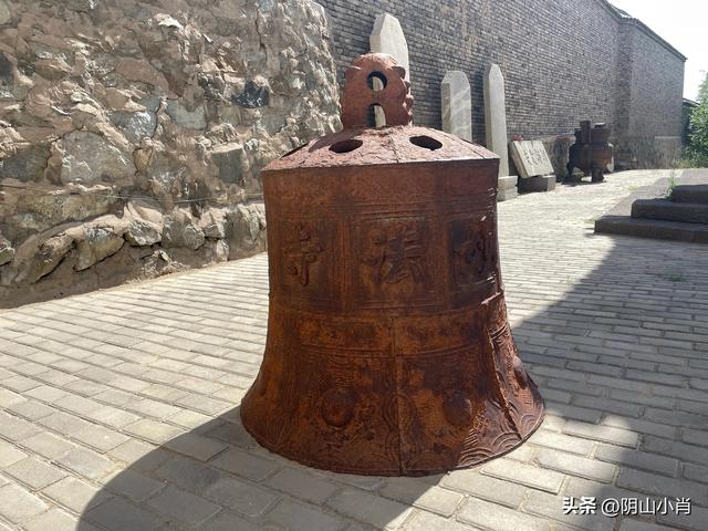 行摄包头市东河区妙法禅寺（吕祖庙）内一些珍贵的文物遗存