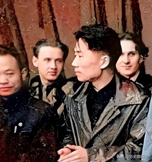 1962年，刘思齐和杨茂之新婚后，去看望毛主席，留下的珍贵合影