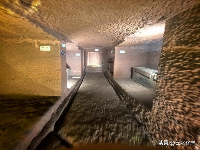 千里岷江第一镇，怎么这么冷寂？沉银宝藏、崖墓摇钱树，都白瞎了