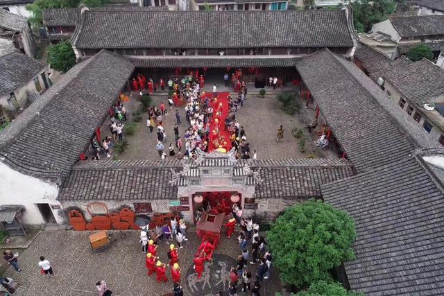 “奔县之旅”，如何打动年轻人？