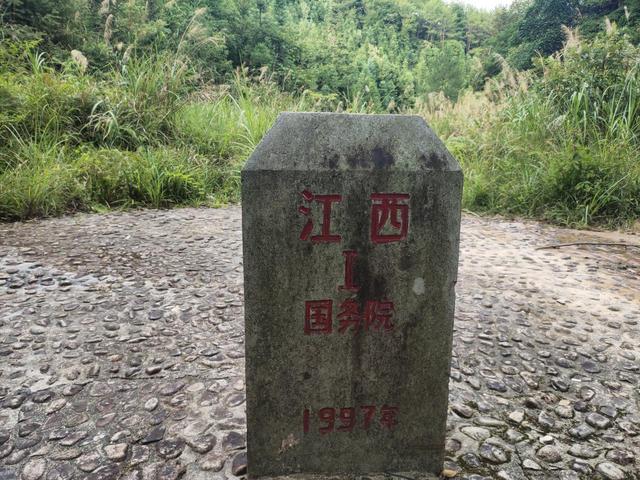 三省交界处：地图上隐秘的握手点，你去过几个？