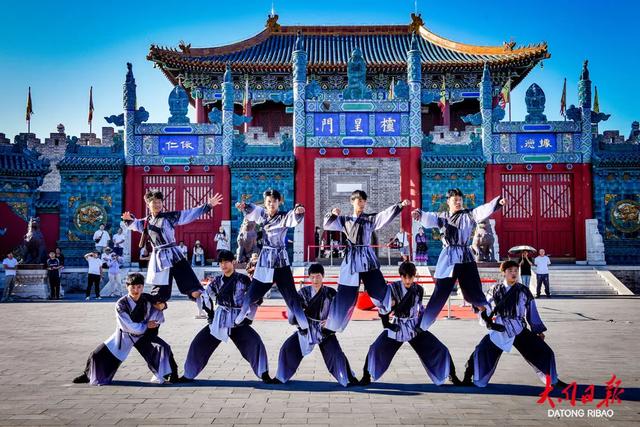 实景演艺、火焰大秀、骆驼巡游!大同代王府景区人气爆棚~