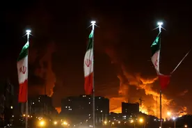 中国会救伊朗吗？美国决定打伊朗之前，反复试探中国的态度图片