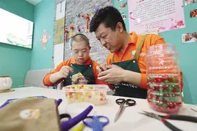 一家特殊的饺子馆，一群特殊的员工，一场爱的双向奔赴——“唐宝宝”当服务员 主打真诚和快乐图片