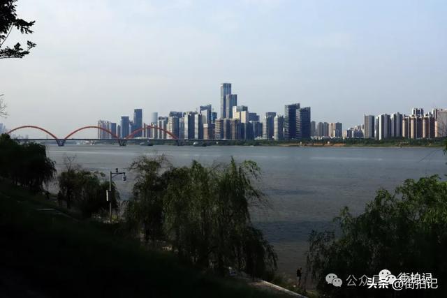 千年同饮一河水,河头是萍乡南正街,江尾有醴陵东正街